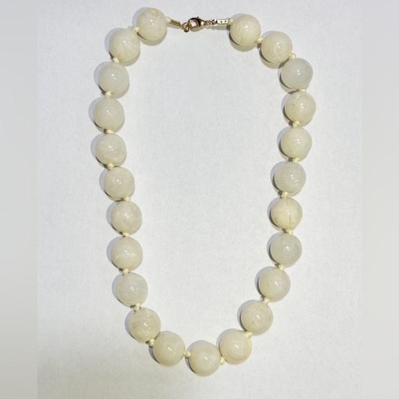 Pearl Chunky Beaded Classic Statement Necklace (1200) - Picture 2 of 2